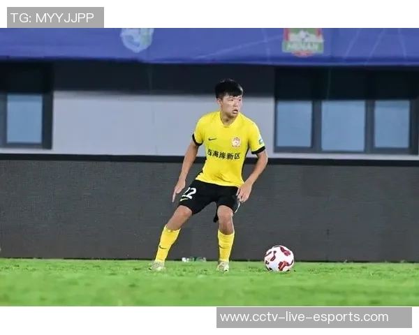 海港引进杨希旨在为右后卫位置培养新生力量以增强球队竞争力